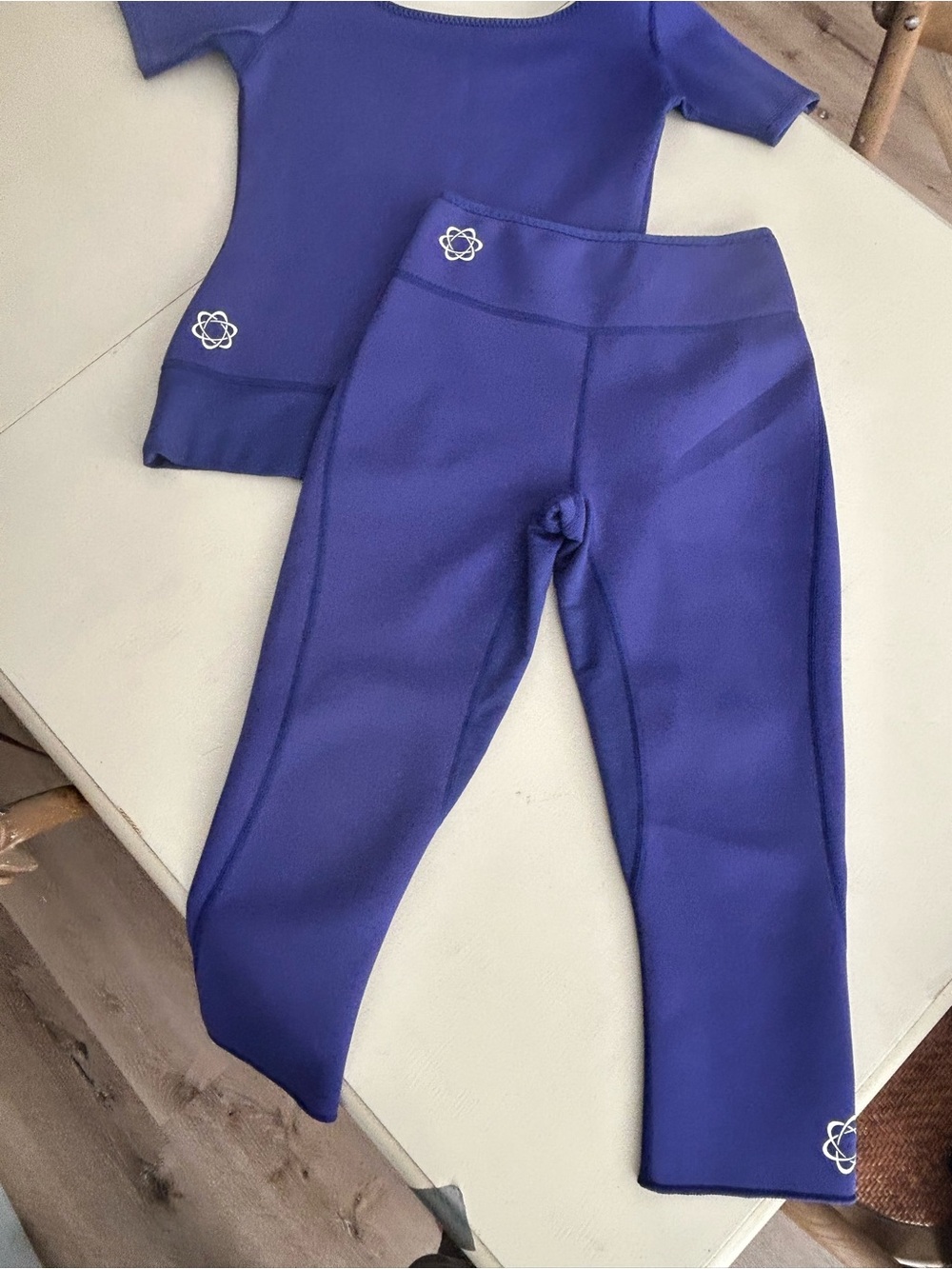 Zaggora workout weight-slimming wetsuit 2 pc High-Rise capris & top  never worn